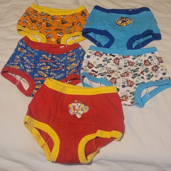 5 pack of Paw Patrol training pants - Picture 1 of 7